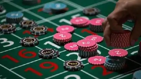 বাংলাদেশি ব্যবহারকারী স্মার্টফোনে kg999 casino বেটিং ধাপ অনুসরণ করছেন